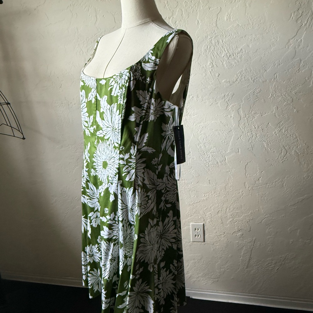 Jones Wear Green and White Floral Dress